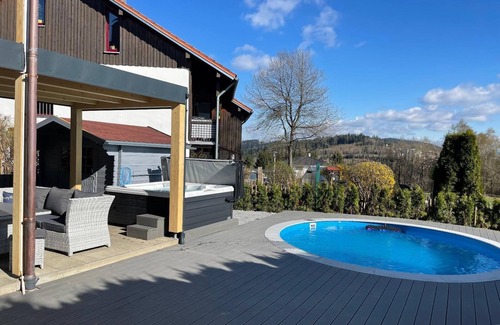 Freyung Apartment | Vacation home (210 sqm) for up to 9 people with small, fenced garden and beautiful covered terrace