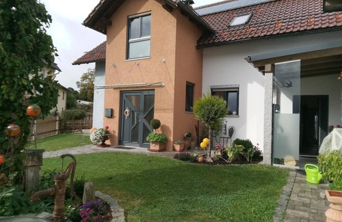 Tiefenbach House | Vacation home 90 m2 over two floors for 2-5 people.