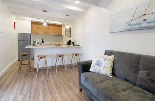 Lajes do Pico House | Vacation Home "Adega Do Portinho Velho" with Balcony & Wi-Fi