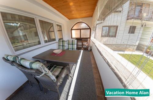 Kulen Vakuf House | Vacation home Alan