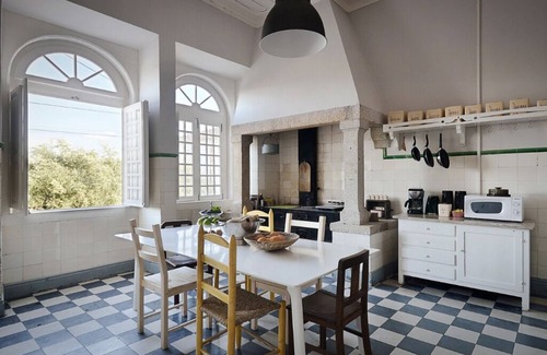 Beira House | Vacation home and century-old train station in the Natural Park.