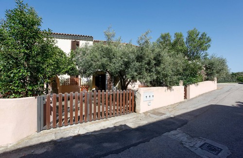 Agrustos House | Vacation Home "Appartamento Dell'Oleandro" with Garden, 2 Private Terraces & Wi-Fi
