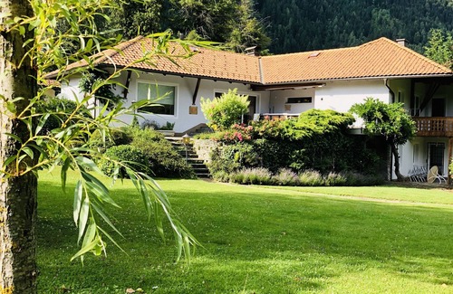 Sattendorf House | Vacation home on Lake Ossiach