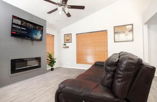 San Antonio House | Vacation home at the San Antonio Medical Center-UTSA, Sea world, airport