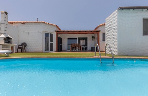 Bahia Calma House | Vacation Home 'Betta' with Private Pool, Private Garden and Wi-Fi