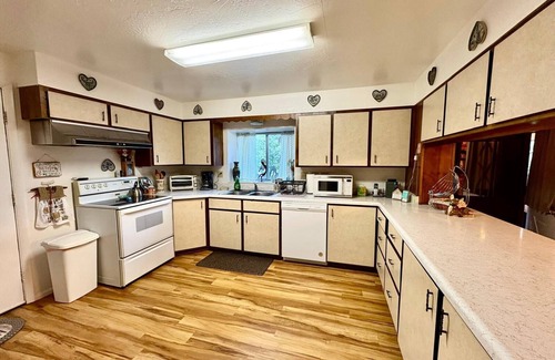 Glendale House | Vacation home between Zion and Bryce