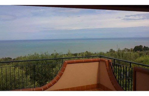Caronia House | Vacation Home 'Bilocale Con Terrazzo Vista Mare' with Terraces & Wi-Fi