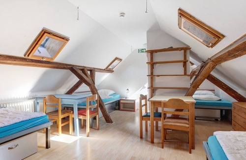 Rade House | Vacation Home "Blaues Haus" with Shared Terrace, Shared Garden & Wi-Fi