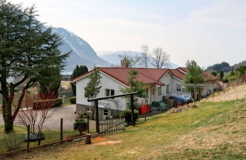 Askvoll House | Vacation home Breidablikk (FJS561) in Stongfjorden - 5 persons, 3 bedrooms
