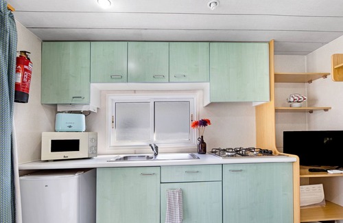 Medina-Sidonia House | Vacation Home "Bungalow La Villoria Estandar 1" with Shared Pool, Private Terrace & Wi-Fi