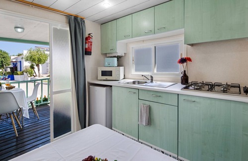 Medina-Sidonia House | Vacation Home "Bungalow La Villoria Estandar 1" with Shared Pool, Private Terrace & Wi-Fi