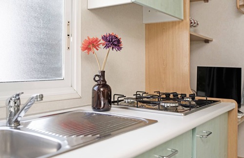 Medina-Sidonia House | Vacation Home "Bungalow La Villoria Estandar 1" with Shared Pool, Private Terrace & Wi-Fi