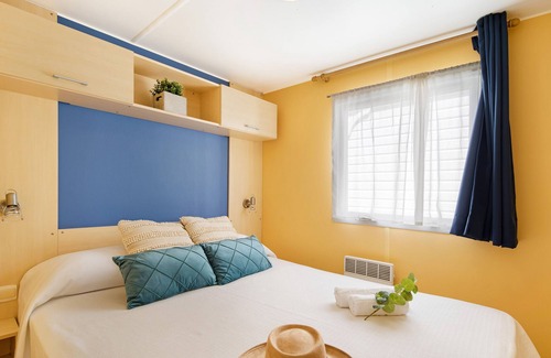 Medina-Sidonia House | Vacation Home "Bungalow La Villoria Deluxe 7" with Shared Pool, Private Terrace & Wi-Fi