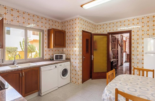 Portocolom House | Vacation Home “Calamar 7” with Sea and Mountain View, Rooftop Terrace, Garden & WiFi