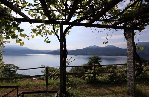 Oggebbio House | Vacation home Camelia with fantastic views over Lake Maggiore (IT)