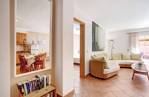 Playa San Juan Apartment | Vacation Home "Casa Familia" close to the Sea with Terrace & Wi-Fi