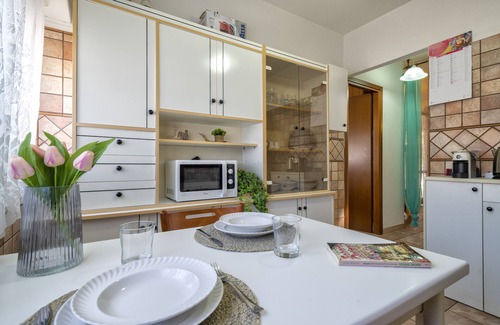 Centro Commerciale House | Vacation Home "Casa a 2 Passi dalla Spiaggia" Close to the Sea with Private Covered Terrace