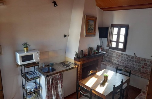 Teba House | Vacation Home "Casa El Castillo" with Mountain View & Shared Pool