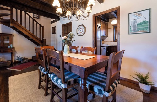 Soriguerola House | Vacation Home "Casa Fontanals de Cerdanya" with Mountain View, Wi-Fi, Terrace & Garden