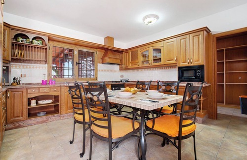Triquivijate House | Vacation Home 'Casa Glory' with Mountain View, Wi-Fi and Air Conditioning