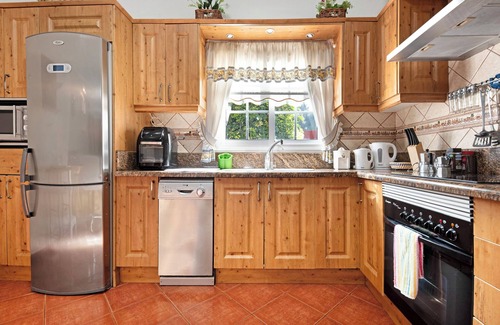 La Guancha House | Vacation Home 'Casa Los Guanches' with Sea View, Private Terrace and Wi-Fi