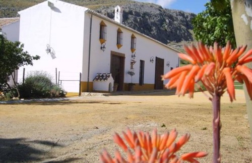 Teba House | Vacation Home "Casa La Camorra" with Mountain View & Shared Pool