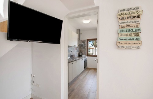 Sauzal House | Vacation Home 'Casa Micaela 2' with Sea View, Terrace, Balcony & Wi-Fi