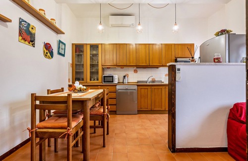 Trambileno House | Vacation Home "Casa Non Ti Scordar Di Me" with Mountain View, Private Garden & Wi-Fi