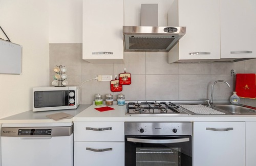 Oristano Historic Centre House | Vacation Home 'Casa Vacanza Gioia' with Large Private Terraces & A/C