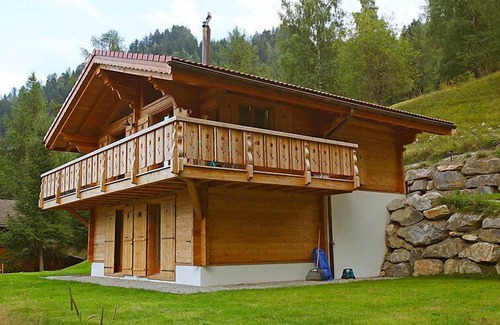 Chamoson House | Vacation home Chloé by Interhome