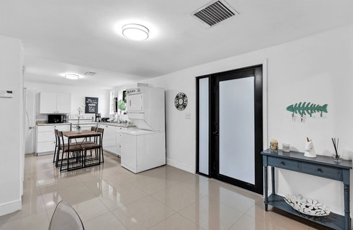 Buena Vista House | VACATION HOME CLOSE TO BEST PLACES IN MIAMI, DESIGN DISTRICT, WYNWOOD, AIRPORT
