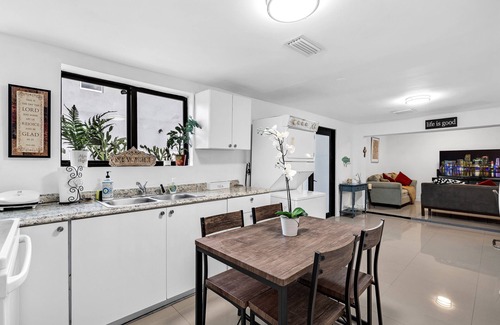 Buena Vista House | VACATION HOME CLOSE TO BEST PLACES IN MIAMI, DESIGN DISTRICT, WYNWOOD, AIRPORT