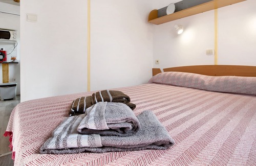 Puerto del Rosario Ski Chalet | Vacation Home 'Country Home' with Mountain View, Terrace & Wi-Fi