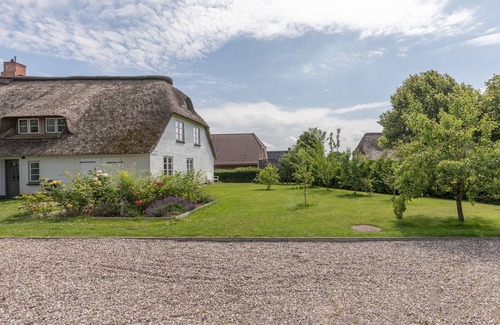 Almdorf House | Vacation home Dörpshus for up to 8 people