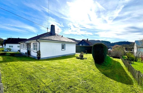 Niederstadtfeld House | Vacation home Daddy Bernd - Holiday home Daddy Bernd, 8 persons