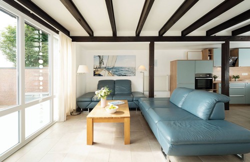 Sutel House | Vacation home Dat Strandhuus with 2 terraces in Sütel-Strand