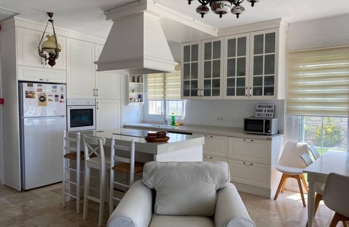 Ildır Koyu House | Vacation home De'Lale Villa with great views and pool in Izmir Reisdere