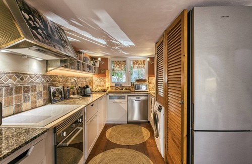 Cadaques House | Vacation Home 'Designer House with Panoramic Views' with Sea View, Wi-Fi and Air Conditioning