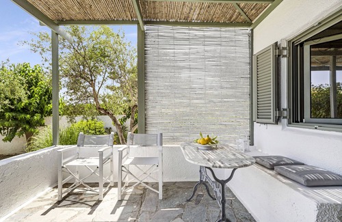 Gythio House | Vacation Home "Double Studio" near Beach with Private Terrace & Wi-Fi