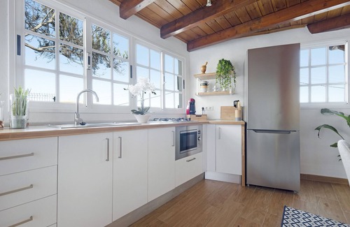 Santa Barbara House | Vacation Home 'Casa Evarista' with Sea View, Private Terrace and Wi-Fi
