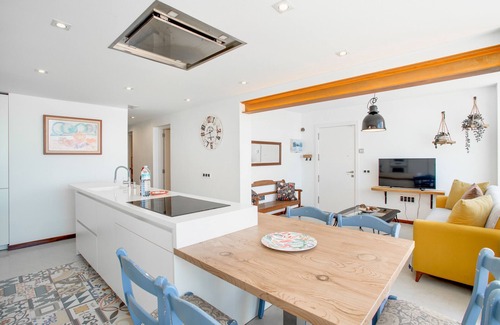 Telde House | Vacation Home 'Casa Surf Playa Del Hombre' with Sea View, Private Terrace and Wi-Fi