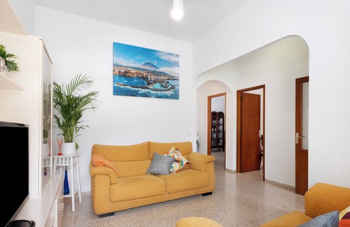 Las Arenas House | Vacation Home "Casa Burgado" with Sea View, Private Terrace & Wi-Fi
