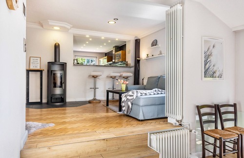 Quickborn House | Vacation Home "Ferienhaus Baumann" with Terrace & Wi-Fi