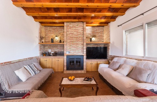 El Esparragal House | Vacation Home "Finca Malamadre" with Mountain View, Private Pool & Wi-Fi