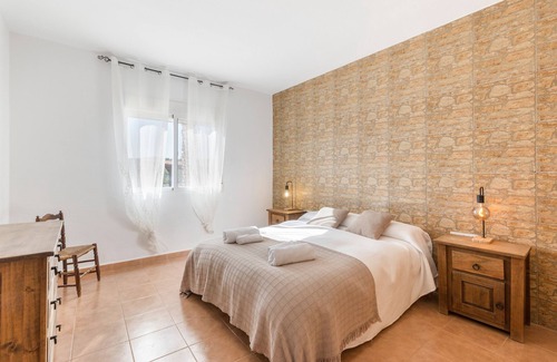El Esparragal House | Vacation Home "Finca Malamadre" with Mountain View, Private Pool & Wi-Fi