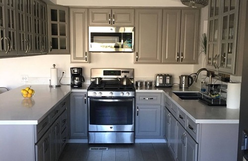 Thousand Palms House | Vacation home for rent-garden with mineral waters-Near Agua hotel and Casino