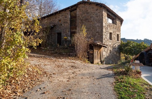 Gluiras House | Vacation Home "Gîte De Chapelèche Châtaigniers 7 P" with Private Terrace & Wi-Fi