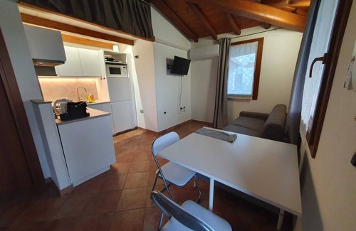 Torre di Bari House | Vacation Home "Guido Holiday" with Sea View, Private Terrace & Wi-Fi
