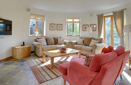 Abbess Roding House | Vacation home Hawkridge Oast in Sissinghurst - 12 persons, 5 bedrooms