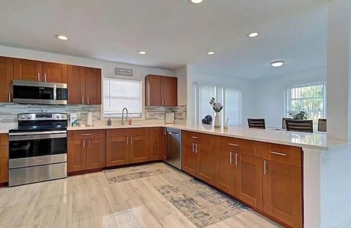 Oakland Hills House | Vacation Home Heated Pool